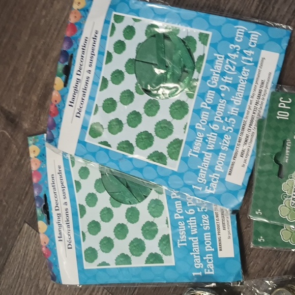 5/$20 St Patrick's Day party decor and props - Picture 2 of 8